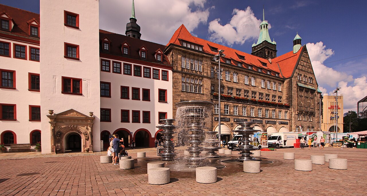 Marktplatz in Chemnitz mit historischen Fassaden
